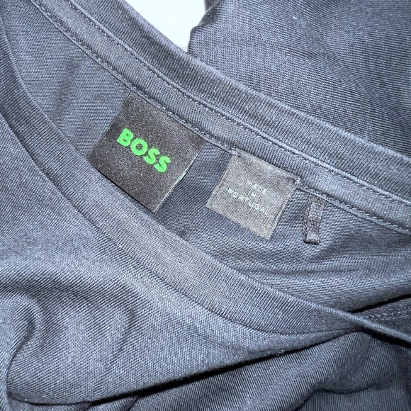 Men’s boss T shirt size small - Picture 3 of 4